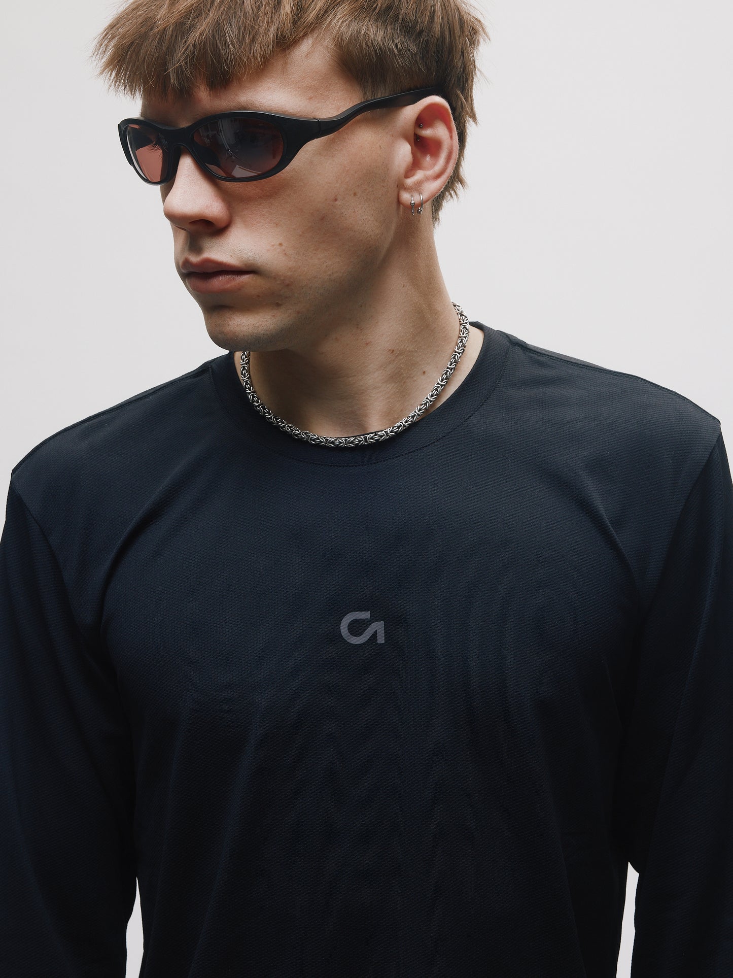 Renna LS 000001 long sleeve running tee, MotionKnit fabric close up