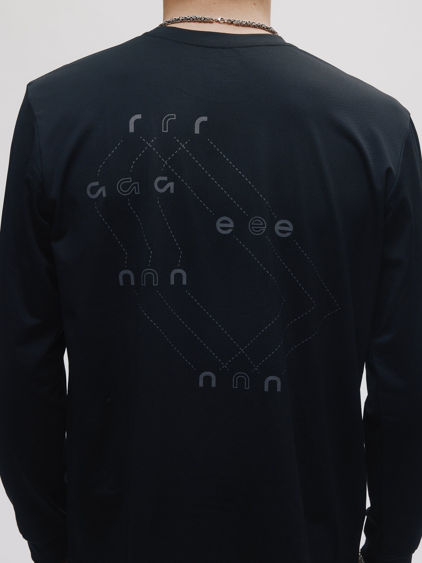 Renna LS 000001 long sleeve running tee, sleeve and cuff detail