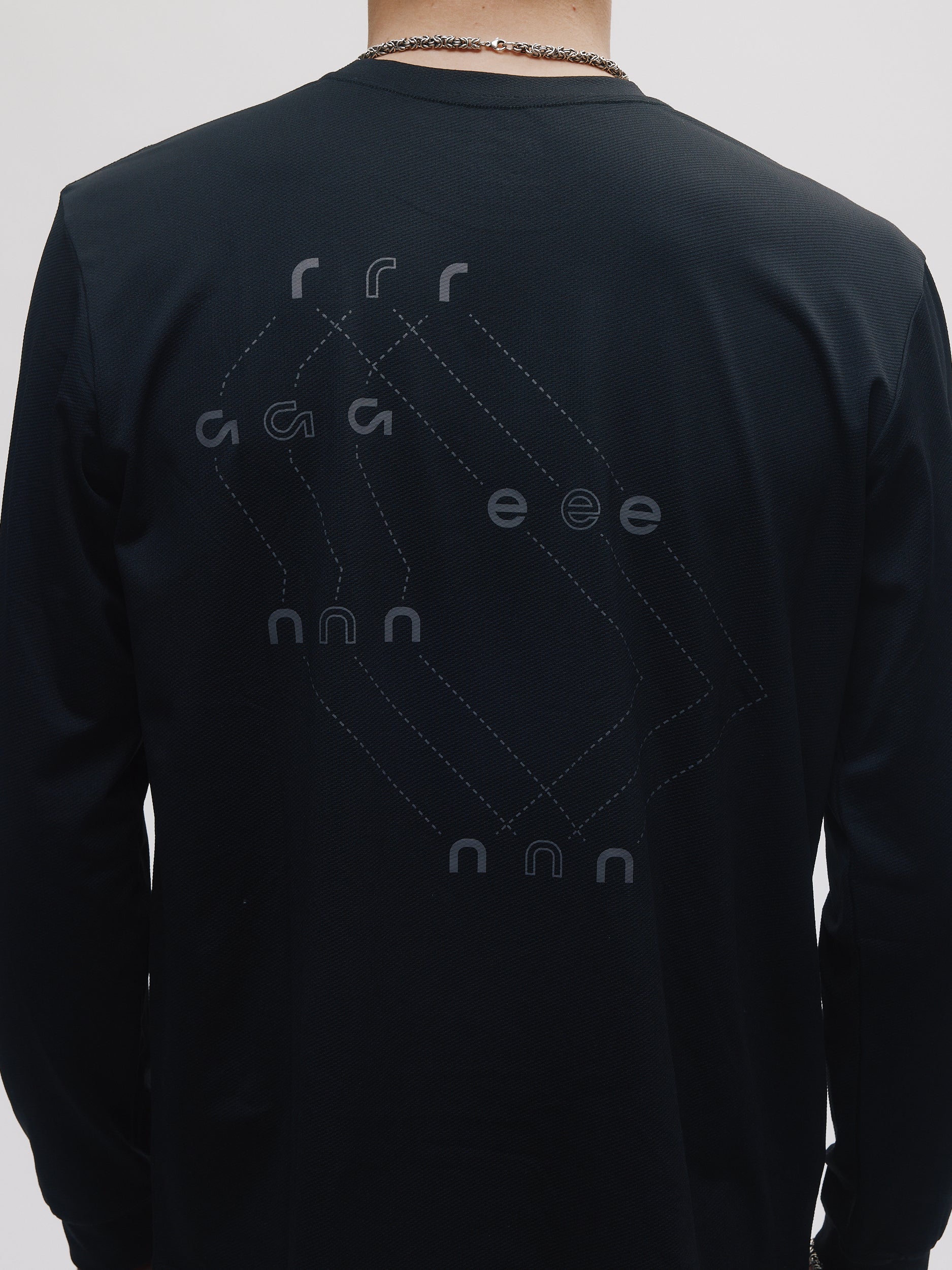 Renna LS 000001 long sleeve running tee, sleeve and cuff detail